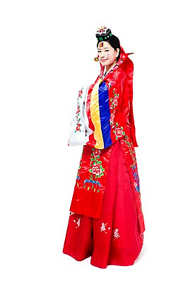 포토 JPG 스튜디오촬영 전신 한국문화 한국전통 전통 여자 행복 문화 신부 포즈 결혼 모션 한국 실내 한명 서기 미소 웃음 누끼 사람 동양인 20대 성인 기쁨 한국인 전통의상 한복 즐거움 전통혼례 족두리 혼례복 여자만 여자한명만 성인여자만 청년만 청년여자만 성인한명만 청년여자한명만 성인여자한명만 성인만 국내포토 1 동양문화 감정 아시아 전통소품 표정 인종 이벤트 청년 내부 전통의례 파일형식