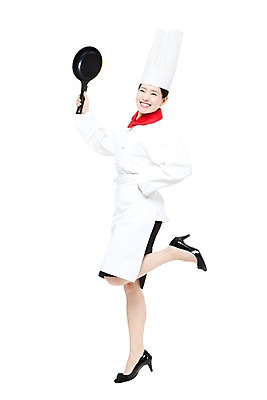 포토 JPG 스튜디오촬영 전신 직업 여자 허리손 포즈 모션 주방용품 실내 요리사모자 요리 한명 서기 미소 웃음 들기 누끼 사람 동양인 20대 성인 주방장 요리사 앞치마 한국인 프라이팬 작업실 전문직 조리복 여자만 여자한명만 성인여자만 청년만 청년여자만 성인한명만 청년여자한명만 성인여자한명만 성인만 국내포토 모자_잡화 1 생활용품 유니폼 표정 인종 청년 내부 파일형식