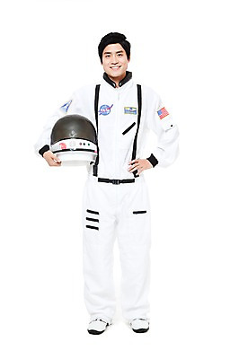 포토 JPG 스튜디오촬영 전신 직업 남자 허리손 포즈 모션 실내 한명 서기 미소 웃음 들기 누끼 사람 동양인 20대 성인 한국인 우주비행사 작업실 전문직 헬멧 우주복 남자만 남자한명만 성인남자만 청년만 청년남자만 청년남자한명만 성인한명만 성인남자한명만 성인만 국내포토 1 옷 표정 인종 청년 내부 우주 보호장비 파일형식