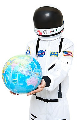 포토 JPG 스튜디오촬영 직업 남자 지구 포즈 모션 실내 한명 서기 미소 웃음 들기 누끼 사람 동양인 상반신 20대 성인 지구본 한국인 우주비행사 작업실 전문직 헬멧 우주복 남자만 남자한명만 성인남자만 청년만 청년남자만 청년남자한명만 성인한명만 성인남자한명만 성인만 국내포토 1 옷 표정 인종 청년 내부 우주 보호장비 파일형식