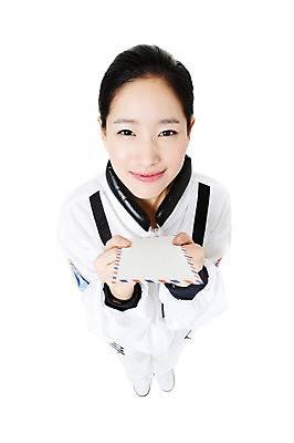 포토 JPG 스튜디오촬영 전신 직업 여자 포즈 모션 편지봉투 실내 한명 서기 미소 웃음 들기 누끼 사람 동양인 20대 성인 하이앵글 한국인 우주비행사 작업실 메시지 전문직 편지 우주복 여자만 여자한명만 성인여자만 청년만 청년여자만 성인한명만 청년여자한명만 성인여자한명만 성인만 국내포토 1 옷 뷰포인트 봉투 표정 인종 청년 내부 우주 파일형식