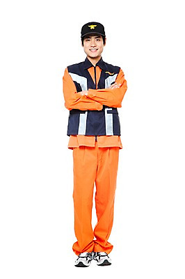 포토 JPG 스튜디오촬영 전신 직업 모자 잡화 남자 포즈 유니폼 모션 실내 한명 서기 미소 웃음 누끼 사람 동양인 손짓 20대 성인 치료 팔짱 한국인 작업실 전문직 구급요원 응급구조사 남자만 남자한명만 성인남자만 청년만 청년남자만 청년남자한명만 성인한명만 성인남자한명만 성인만 국내포토 1 옷 의학 표정 인종 청년 내부 파일형식