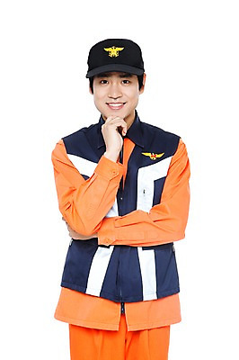 포토 JPG 스튜디오촬영 직업 모자 잡화 남자 포즈 유니폼 생각 모션 실내 한명 서기 미소 웃음 누끼 사람 동양인 손짓 상반신 20대 성인 치료 한국인 작업실 전문직 고민 구급요원 응급구조사 남자만 남자한명만 성인남자만 청년만 청년남자만 청년남자한명만 성인한명만 성인남자한명만 성인만 국내포토 1 옷 감정 의학 표정 인종 청년 내부 파일형식