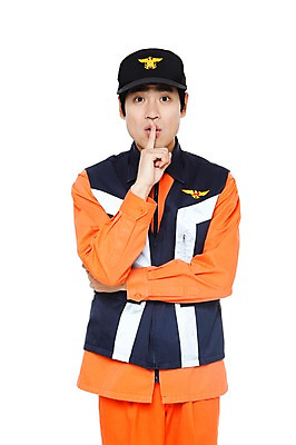 포토 JPG 스튜디오촬영 직업 모자 잡화 남자 포즈 유니폼 모션 실내 한명 서기 누끼 사람 동양인 손짓 상반신 20대 성인 치료 한국인 작업실 전문직 쉿 구급요원 응급구조사 남자만 남자한명만 성인남자만 청년만 청년남자만 청년남자한명만 성인한명만 성인남자한명만 성인만 국내포토 1 옷 의학 인종 청년 내부 조용 파일형식