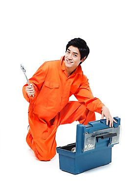 포토 JPG 스튜디오촬영 전신 직업 남자 포즈 모션 실내 작업복 한명 미소 웃음 들기 누끼 사람 앉기 동양인 20대 성인 한국인 공구 스패너 오픈 작업실 엔지니어 수리 전문직 무릎꿇기 공구함 정비공 남자만 남자한명만 성인남자만 청년만 청년남자만 청년남자한명만 성인한명만 성인남자한명만 성인만 국내포토 1 옷 표정 인종 청년 내부 도구 기술자 파일형식