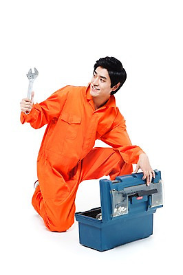 포토 JPG 스튜디오촬영 전신 직업 남자 포즈 모션 실내 작업복 한명 미소 웃음 들기 누끼 사람 앉기 동양인 20대 성인 한국인 공구 스패너 오픈 작업실 엔지니어 수리 전문직 무릎꿇기 공구함 정비공 남자만 남자한명만 성인남자만 청년만 청년남자만 청년남자한명만 성인한명만 성인남자한명만 성인만 국내포토 1 옷 표정 인종 청년 내부 도구 기술자 파일형식