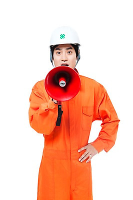 포토 JPG 스튜디오촬영 직업 남자 허리손 포즈 모션 안내 실내 작업복 한명 서기 미소 웃음 들기 누끼 사람 동양인 상반신 20대 성인 확성기 외침 한국인 작업실 엔지니어 수리 전문직 안전모 알림 정비공 남자만 남자한명만 성인남자만 청년만 청년남자만 청년남자한명만 성인한명만 성인남자한명만 성인만 국내포토 1 옷 표정 인종 청년 내부 소리 기술자 헬멧 안전장비 파일형식