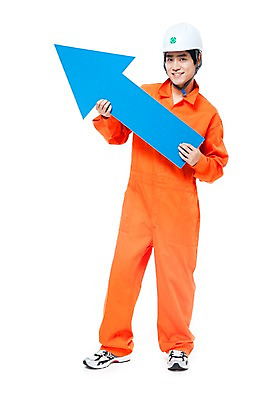 포토 JPG 스튜디오촬영 전신 직업 남자 화살표 포즈 모션 실내 작업복 한명 서기 미소 웃음 들기 누끼 사람 동양인 20대 성인 한국인 작업실 엔지니어 수리 전문직 지시 안전모 방향 정비공 명령 남자만 남자한명만 성인남자만 청년만 청년남자만 청년남자한명만 성인한명만 성인남자한명만 성인만 국내포토 1 옷 표정 인종 청년 내부 기술자 헬멧 안전장비 파일형식