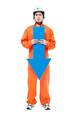 포토 JPG 스튜디오촬영 전신 직업 남자 화살표 포즈 모션 실내 작업복 한명 서기 들기 누끼 사람 동양인 20대 성인 한국인 슬픔 작업실 엔지니어 수리 전문직 지시 안전모 하락 방향 정비공 명령 부정적 남자만 남자한명만 성인남자만 청년만 청년남자만 청년남자한명만 성인한명만 성인남자한명만 성인만 국내포토 1 옷 감정 컨셉 인종 청년 내부 기술자 헬멧 안전장비 파일형식