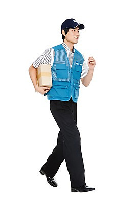 포토 JPG 스튜디오촬영 전신 직업 모자 남자 포즈 모션 실내 한명 서기 미소 웃음 들기 누끼 사람 동양인 손짓 20대 성인 상자 달리기 한국인 운송업 조끼 작업실 전문직 택배기사 배송 택배 소포 택배상자 물류 소화물 남자만 남자한명만 성인남자만 청년만 청년남자만 청년남자한명만 성인한명만 성인남자한명만 성인만 국내포토 1 잡화 산업 표정 인종 청년 내부 외투 배달원 파일형식
