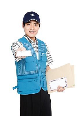 포토 JPG 스튜디오촬영 직업 모자 남자 포즈 모션 실내 한명 서기 미소 웃음 들기 누끼 사람 동양인 손짓 상반신 20대 성인 한국인 조끼 작업실 전문직 우편물 우체부 배송 주기 남자만 남자한명만 성인남자만 청년만 청년남자만 청년남자한명만 성인한명만 성인남자한명만 성인만 국내포토 1 잡화 표정 인종 청년 내부 외투 파일형식