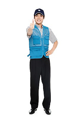 포토 JPG 스튜디오촬영 전신 직업 모자 남자 허리손 포즈 모션 실내 한명 서기 미소 웃음 누끼 사람 동양인 손짓 20대 성인 한국인 엄지손가락 최고 조끼 작업실 전문직 택배기사 배송 택배 남자만 남자한명만 성인남자만 청년만 청년남자만 청년남자한명만 성인한명만 성인남자한명만 성인만 국내포토 1 잡화 손가락 표정 인종 청년 내부 외투 운송업 배달원 파일형식