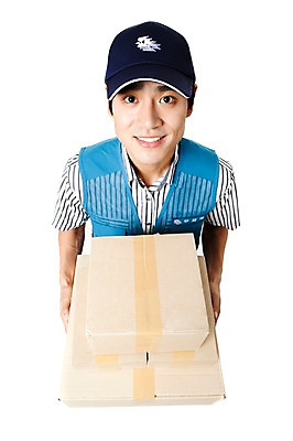 포토 JPG 스튜디오촬영 직업 모자 남자 포즈 모션 실내 한명 서기 미소 웃음 들기 누끼 사람 동양인 상반신 20대 성인 상자 하이앵글 한국인 운송업 조끼 작업실 전문직 택배기사 배송 택배 소포 택배상자 물류 소화물 남자만 남자한명만 성인남자만 청년만 청년남자만 청년남자한명만 성인한명만 성인남자한명만 성인만 국내포토 1 잡화 산업 뷰포인트 표정 인종 청년 내부 외투 배달원 파일형식