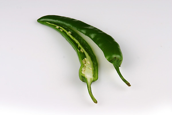 포토 JPG 스튜디오촬영 음식 채소 식재료 고추 단면 실내 사람없음 초록색 농작물 두개 슬라이스 풋고추 국내포토 컬러 2 농업 내부 파일형식