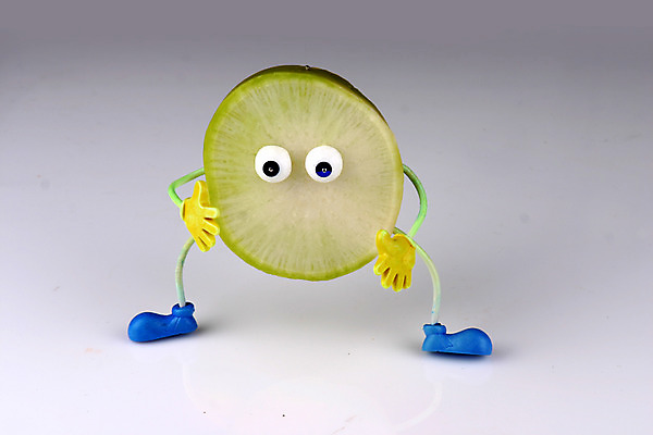 포토 JPG 스튜디오촬영 음식 컨셉 채소 식재료 단면 실내 의인화 사람없음 초록색 농작물 한개 무 슬라이스 국내포토 1 컬러 농업 뿌리채소 내부 파일형식