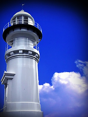 포토 JPG 주간 구름 시설물 건축물 표지 현대건축 건축 바다 하늘 등대 풍경 사람없음 야외 건물 탑 기둥 비네팅 길잡이 국내포토 자연요소 촬영기법 파일형식