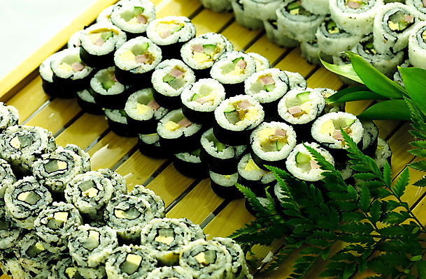 포토 JPG 음식 잎 나뭇잎 사람없음 장식 분식 김밥 누드김밥 국내포토 식물 파일형식