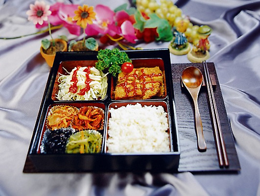 포토 JPG 음식 젓가락 밥 반찬 사람없음 숟가락 샐러드 돈가스 도시락 도시락통 국내포토 수저 용기_그릇 커틀릿 파일형식