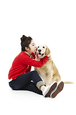 포토 JPG 스튜디오촬영 전신 동물 한마리 라이프스타일 여자 반려견 포즈 포유류 안기 함께함 실내 한명 웃음 사람 앉기 동양인 20대 성인 라이프 옆모습 반려동물 한국인 개 골든리트리버 소통 반려 여자만 여자한명만 성인여자만 청년만 청년여자만 성인한명만 청년여자한명만 성인여자한명만 성인만 펫팸족 국내포토 1 뷰포인트 컨셉 모션 표정 인종 청년 내부 생활 리트리버 신조어 파일형식