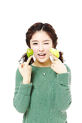 포토 JPG 스튜디오촬영 동물 라이프스타일 여자 포즈 두마리 모션 조류 함께함 실내 윙크 한명 서기 미소 웃음 들기 사람 동양인 상반신 20대 성인 라이프 한국인 앵무새 반려 여자만 여자한명만 성인여자만 청년만 청년여자만 성인한명만 청년여자한명만 성인여자한명만 성인만 국내포토 1 컨셉 2 표정 인종 청년 내부 생활 파일형식