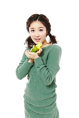 포토 JPG 스튜디오촬영 동물 라이프스타일 여자 포즈 두마리 모션 조류 함께함 실내 한명 서기 미소 웃음 들기 사람 동양인 상반신 20대 성인 라이프 한국인 앵무새 반려 여자만 여자한명만 성인여자만 청년만 청년여자만 성인한명만 청년여자한명만 성인여자한명만 성인만 국내포토 1 컨셉 2 표정 인종 청년 내부 생활 파일형식