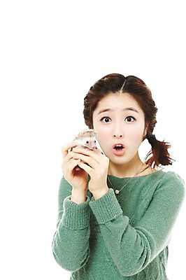 포토 JPG 스튜디오촬영 동물 한마리 라이프스타일 여자 포즈 포유류 모션 함께함 실내 표정 한명 서기 들기 사람 동양인 상반신 20대 성인 라이프 놀람 한국인 고슴도치 반려 여자만 여자한명만 성인여자만 청년만 청년여자만 성인한명만 청년여자한명만 성인여자한명만 성인만 국내포토 1 감정 컨셉 인종 청년 내부 생활 파일형식