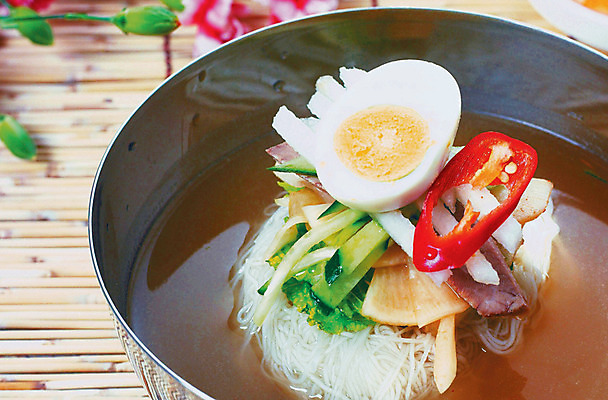 포토 JPG 한국문화 한식 음식 여름음식 실내 사람없음 면류 냉면 제철음식 국내포토 동양문화 한국 내부 제철 파일형식 여름_계절