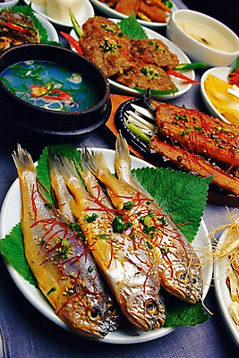 포토 JPG 한식 음식 반찬 실내 사람없음 전 뚝배기 해물탕 굴비 생선조림 생선찜 국내포토 어류 내부 찜 조림 파일형식