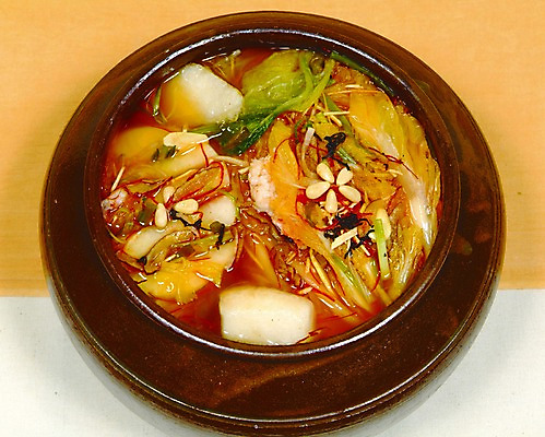 포토 JPG 그릇 한식 실내 사람없음 찌개 흰배경 김치찌개 노란배경 국내포토 식기 음식 백그라운드 내부 노란색 흰색 파일형식