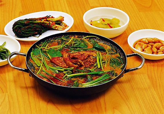포토 JPG 한식 음식 반찬 실내 사람없음 냄비 파김치 매운탕 전골냄비 국내포토 김치 내부 솥 탕 파일형식