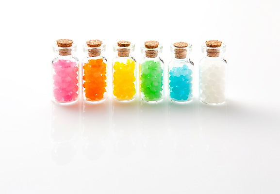 포토 JPG 스튜디오촬영 기념일 화이트데이 유리병 디저트 실내 사탕 선물 이벤트 사람없음 컬러풀 병 별사탕 국내포토 식기 음식 컬러 데이이벤트 병_용기 내부 파일형식