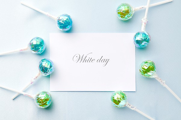 포토 JPG 스튜디오촬영 기념일 화이트데이 디저트 실내 막대사탕 사탕 선물 이벤트 사람없음 국내포토 카드프레임 음식 데이이벤트 프레임 내부 파일형식