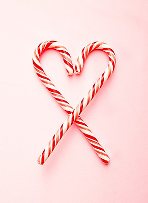 포토 JPG 스튜디오촬영 모양 기념일 화이트데이 디저트 실내 사탕 선물 이벤트 사람없음 빨간색 하트 지팡이사탕 국내포토 음식 컬러 데이이벤트 내부 파일형식