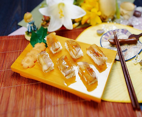 JPG 꽃 음식 젓가락 실내 요리 사람없음 장식 초밥 생선초밥 일본음식 식물 수저 내부 파일형식