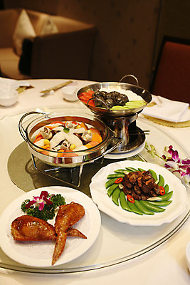 JPG 음식 탁자 실내 육류 요리 사람없음 중식 식사 코스요리 가구 식재료 내부 파일형식