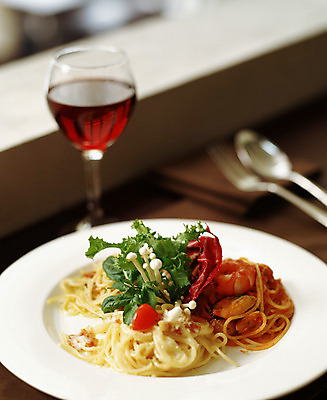 JPG 음식 포크 와인잔 잔 파스타 실내 스파게티 요리 사람없음 와인 숟가락 식사 면류 식기 술잔 주류 서양음식 수저 내부 파일형식