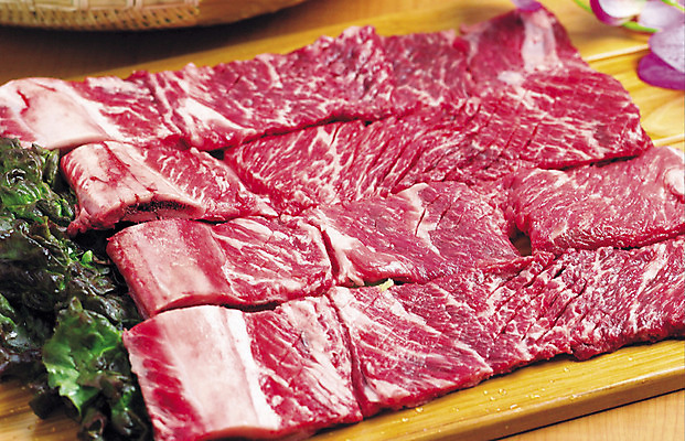 JPG 채소 도마 실내 생고기 육류 사람없음 소고기 상추 육식 식재료 주방용품 내부 파일형식