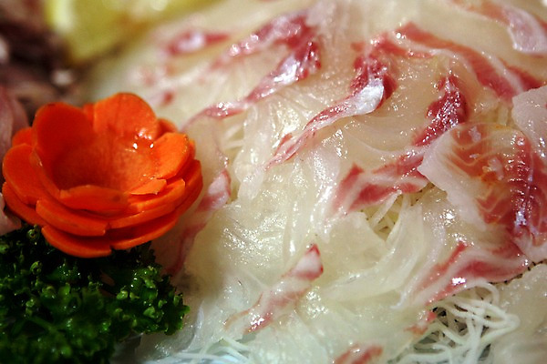 포토 JPG 그릇 음식 채소 일본문화 실내 파슬리 요리 근접촬영 사람없음 당근 생선회 회 해산물 일본음식 국내포토 동양문화 식기 뷰포인트 외국문화 뿌리채소 내부 파일형식