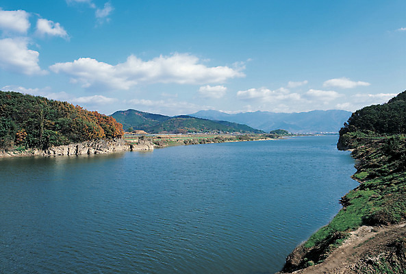포토 JPG 나무 식물 구름 컬러 자연 하늘 산 한국 풍경 사람없음 야외 강 낙동강 국내포토 자연요소 아시아 생태계 파일형식 구미