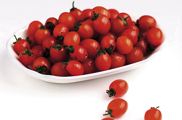 포토 JPG 스튜디오촬영 그릇 접시 음식 다수 토마토 채소 과일 식재료 방울토마토 실내 사람없음 빨간색 농작물 여러개 국내포토 식기 컬러 농업 내부 파일형식