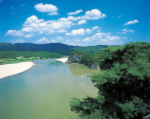 포토 JPG 나무 식물 구름 컬러 자연 하늘 한국 파노라마 풍경 사람없음 야외 물 관광지 강 맑음 경상북도 경상도 상쾌 낙동강 국내포토 상주시 자연요소 감정 아시아 여행 날씨 촬영기법 생태계 파일형식 구미