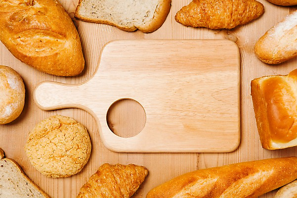 포토 JPG 스튜디오촬영 음식 빵 디저트 실내 사람없음 빵집 바게트 크루아상 식빵 호밀빵 나무도마 소보루빵 나무배경 국내포토 백그라운드 도마 내부 목재 상점 파일형식