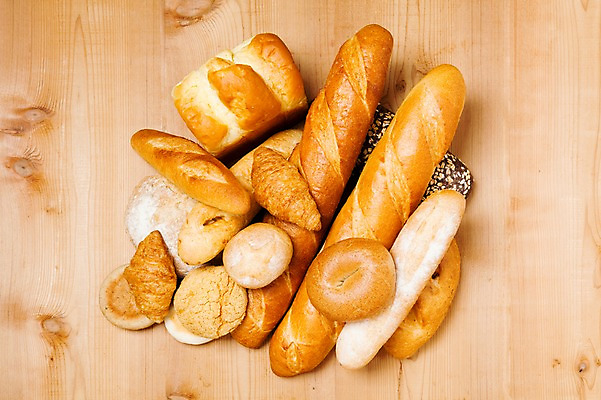 포토 JPG 스튜디오촬영 음식 빵 디저트 실내 사람없음 빵집 바게트 크루아상 식빵 호밀빵 소보루빵 나무배경 국내포토 백그라운드 내부 상점 파일형식