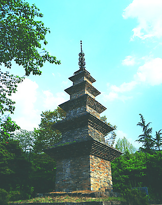 포토 JPG 주간 나무 식물 구름 한국문화 한국전통 전통 건축물 건축 아시아 종교 전통문화 불교 유적 종교건축 유적지 종교시설 하늘 유물 한국 석조 풍경 사람없음 야외 탑 맑음 문화재 사찰 사원 역사 석탑 신라 경상북도 경상도 보물 불탑 보물189호 보물제189호 송림사 송림사오층전탑 칠곡 칠곡송림사오층전탑 통일신라 국내포토 자연요소 동양문화 나라 문화 고건축 비즈니스 날씨 한국사 시설 파일형식 신라_역사