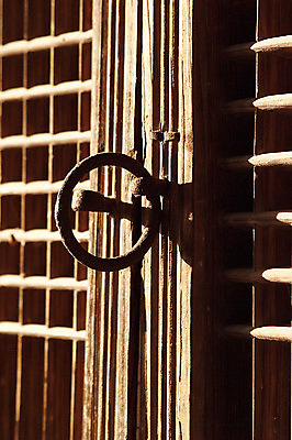 포토 JPG 주간 나무 한국문화 한국전통 전통 문양 건축물 건축 아시아 전통문화 컬러 백그라운드 고건축 무늬 패턴 출입구 한옥 한국 손잡이 그림자 근접촬영 사람없음 야외 건물 목재 아웃포커스 빛 갈색 전통무늬 전통문양 문 동양건축 고리 문살 격자 전통문 문고리 목조 나무문 방문 창호문 국내포토 자연요소 식물 동양문화 나라 문화 뷰포인트 재료 촬영기법 파일형식 동양