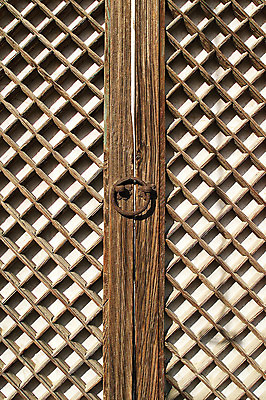 포토 JPG 주간 나무 한국문화 한국전통 전통 문양 건축물 건축 아시아 전통문화 컬러 백그라운드 고건축 무늬 패턴 출입구 한옥 한국 손잡이 근접촬영 사람없음 야외 건물 목재 갈색 전통무늬 전통문양 문 동양건축 빈티지 고리 문살 격자 전통문 문고리 목조 나무문 방문 창호문 국내포토 자연요소 식물 동양문화 나라 문화 뷰포인트 컨셉 재료 파일형식 동양