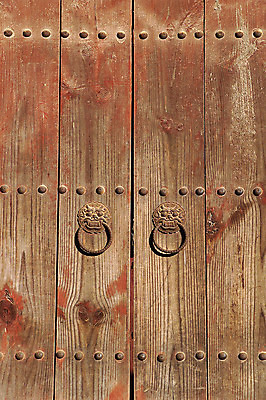 포토 JPG 주간 나무 한국문화 한국전통 전통 건축물 건축 아시아 전통문화 컬러 백그라운드 고건축 출입구 한옥 한국 손잡이 근접촬영 사람없음 야외 건물 목재 갈색 문 동양건축 고리 대문 전통문 문고리 목조 나무문 국내포토 자연요소 식물 동양문화 나라 문화 뷰포인트 재료 파일형식 동양