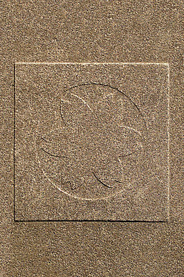 포토 JPG 주간 한국문화 한국전통 전통 문양 꽃 전통문화 벽 조각 백그라운드 무늬 꽃무늬 한국 벽면 석조 근접촬영 사람없음 야외 담장 조형물 조각상 전통무늬 전통문양 돌조각 부조 조각_조소 국내포토 자연요소 식물 동양문화 아시아 문화 뷰포인트 미술 돌_바위 조소 파일형식