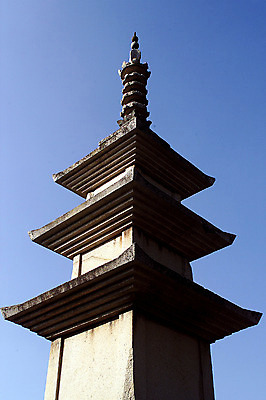 포토 JPG 주간 한국문화 한국전통 전통 건축물 건축 아시아 로우앵글 고건축 하늘 유물 한국 석조 사람없음 야외 탑 맑음 동양건축 문화재 역사 석탑 국내포토 자연요소 동양문화 나라 뷰포인트 날씨 파일형식 동양