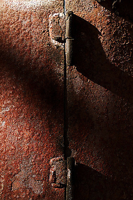 포토 JPG 컬러 백그라운드 그림자 근접촬영 사람없음 갈색 금속 빈티지 균열 철 부식 경첩 국내포토 뷰포인트 컨셉 모션 재질 파일형식